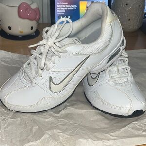 White Nike Wmns Air Exceed